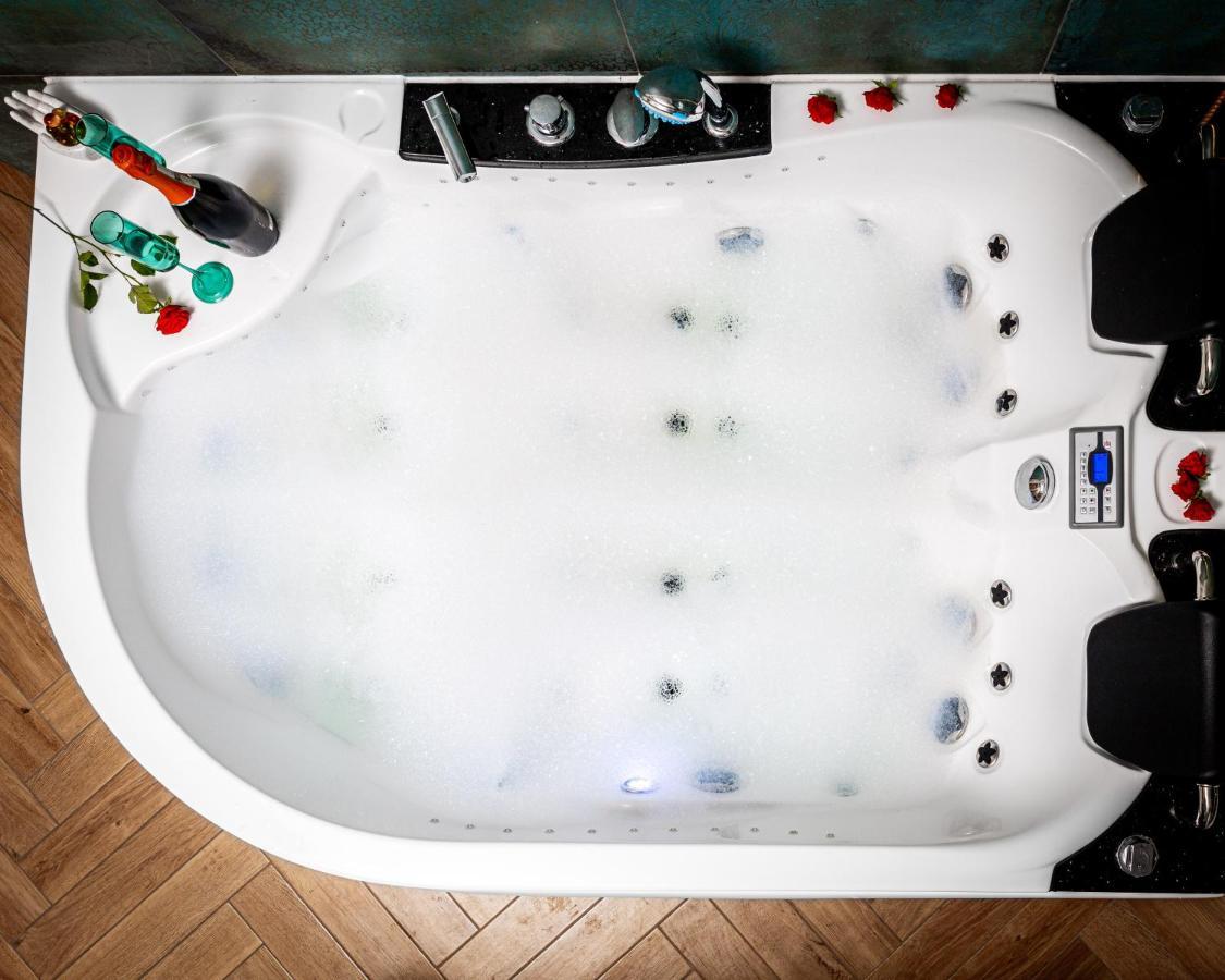 Jacuzzi & Bike Apartment, Краків Екстер'єр фото