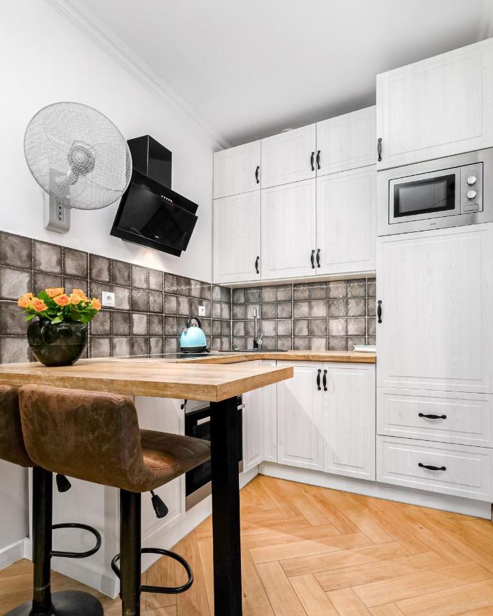 Jacuzzi & Bike Apartment, Краків Екстер'єр фото