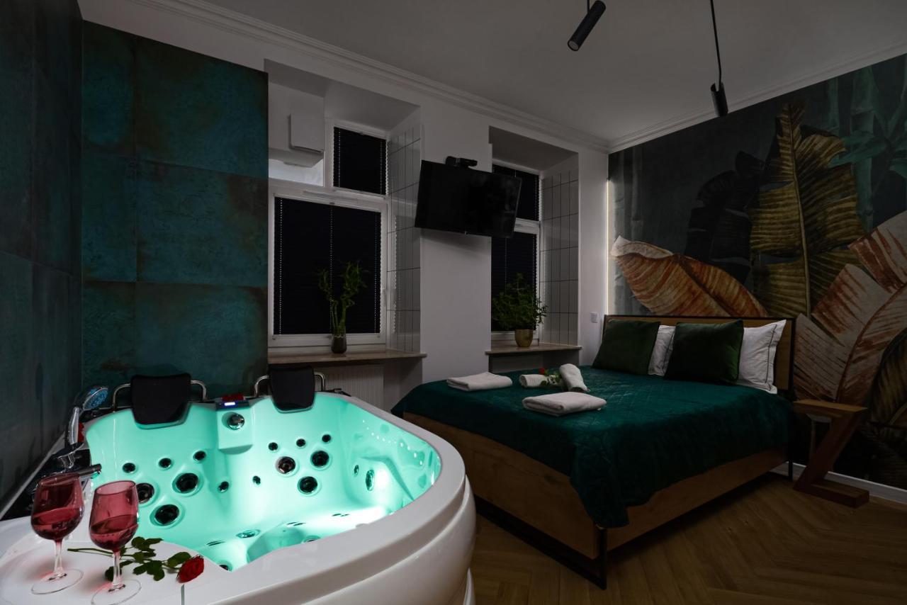 Jacuzzi & Bike Apartment, Краків Екстер'єр фото